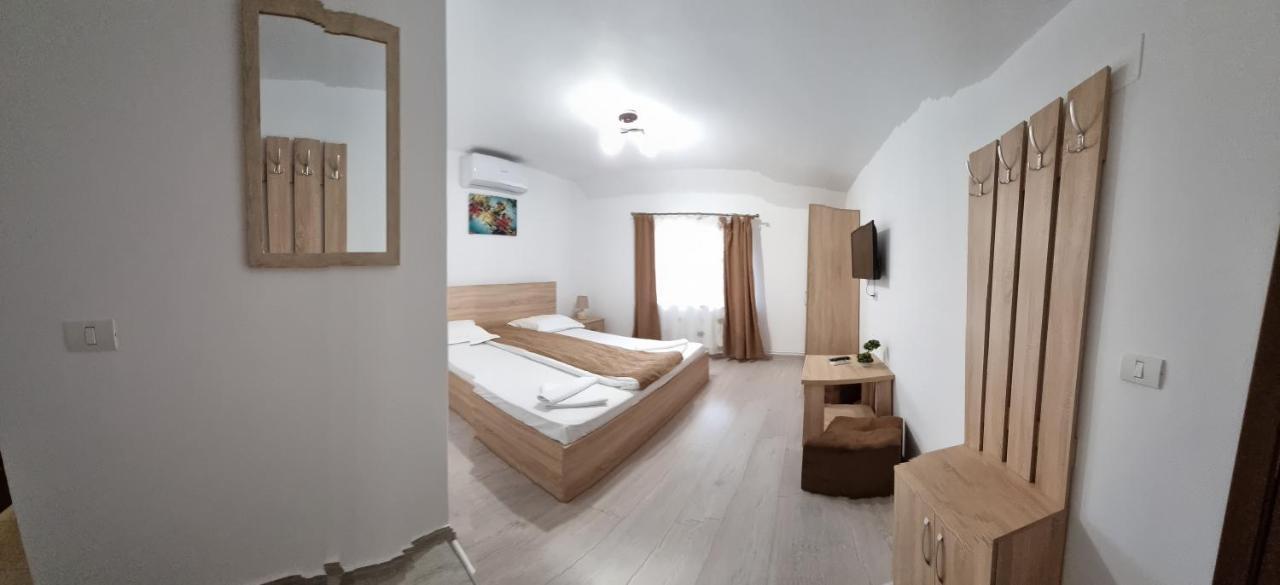 Cusali Pensiune Topolovatu Mare Extérieur photo